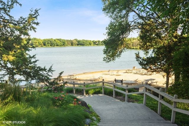 78 Foxwood Lane C, Lake Barrington, IL 60010