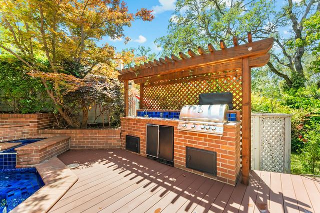 9111 Yellow Flower Pl, Fair Oaks, CA 95628