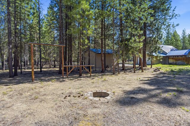 52035 Noble Fir, La Pine, OR 97739