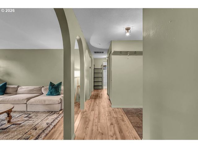 4895 Sw 189TH Ct, Beaverton, OR 97078