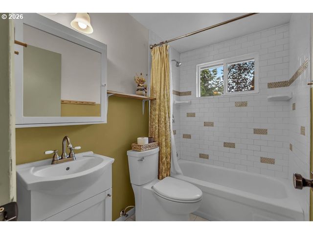 4895 Sw 189TH Ct, Beaverton, OR 97078