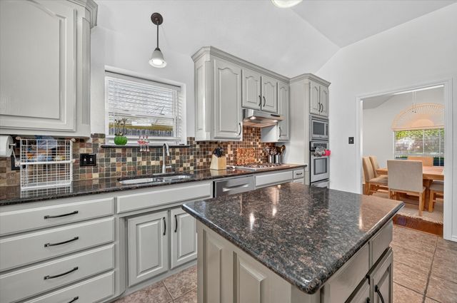 7312 Cottonwood Court, North Richland Hills, TX 76182