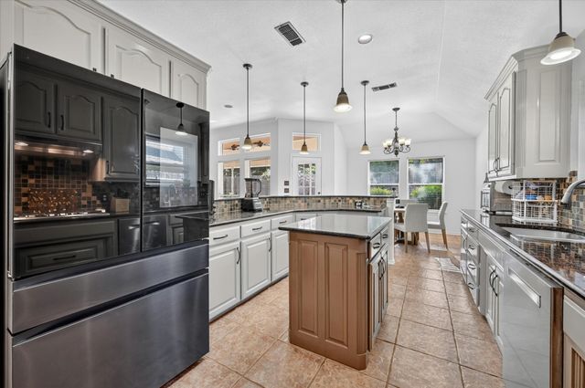 7312 Cottonwood Court, North Richland Hills, TX 76182
