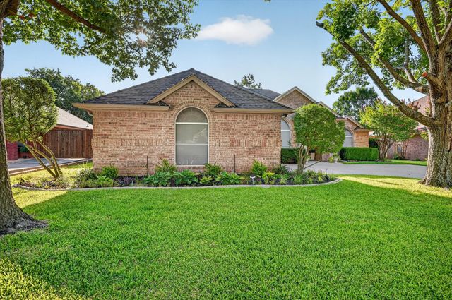7312 Cottonwood Court, North Richland Hills, TX 76182