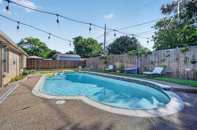 7312 Cottonwood Court, North Richland Hills, TX 76182