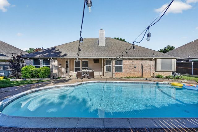 7312 Cottonwood Court, North Richland Hills, TX 76182