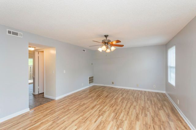 5510 Country Dr Apt 71, Nashville, TN 37211