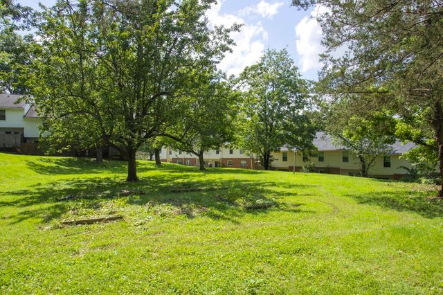 5510 Country Dr Apt 71, Nashville, TN 37211