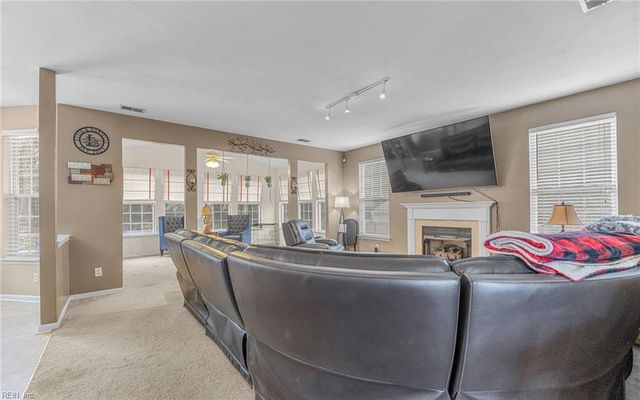 2219 Angler LN, Chesapeake, VA 23323