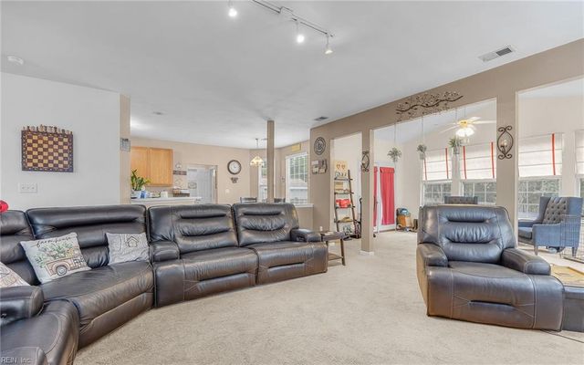 2219 Angler LN, Chesapeake, VA 23323