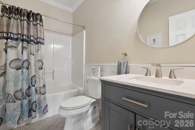 10 Eagle Drive, Hendersonville, NC 28792