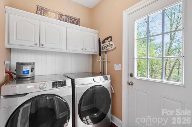 10 Eagle Drive, Hendersonville, NC 28792