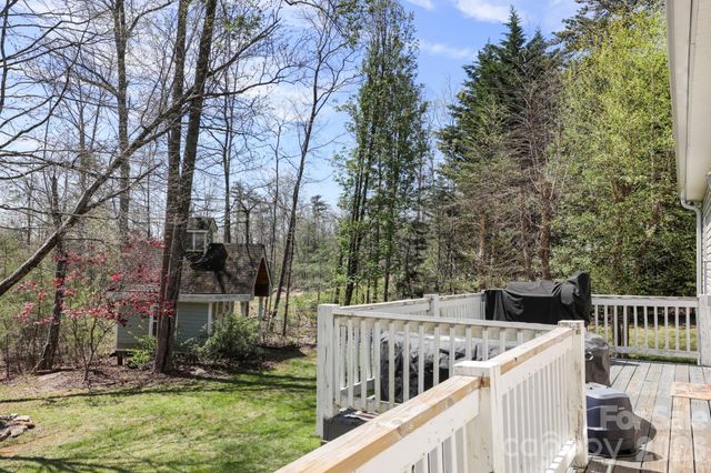 10 Eagle Drive, Hendersonville, NC 28792