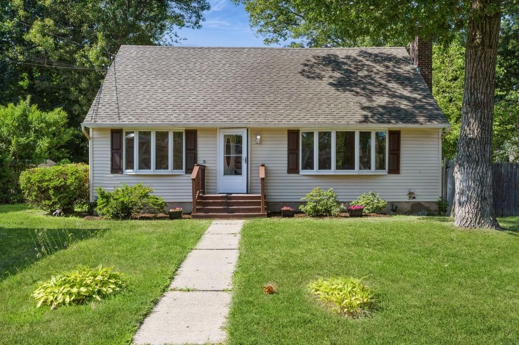 237 Clay Pitts Road, East Northport, NY 11731