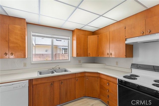 1560 Sandlewood Drive, Hemet, CA 92543