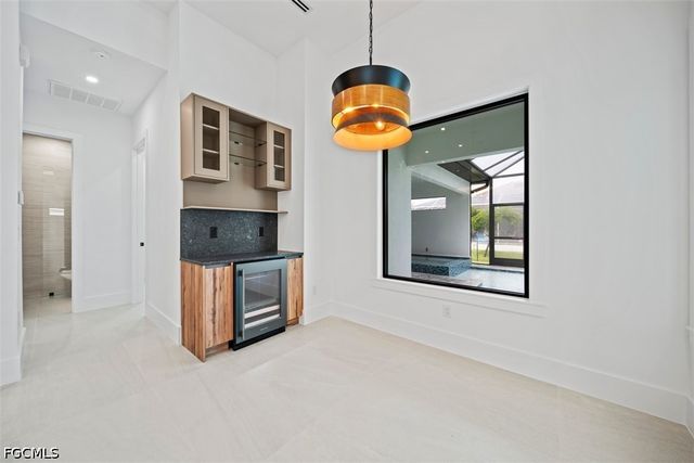3611 SW 4th LN, Cape Coral, FL 33991