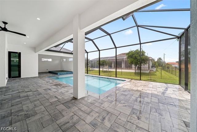 3611 SW 4th LN, Cape Coral, FL 33991