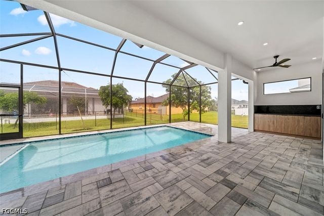 3611 SW 4th LN, Cape Coral, FL 33991