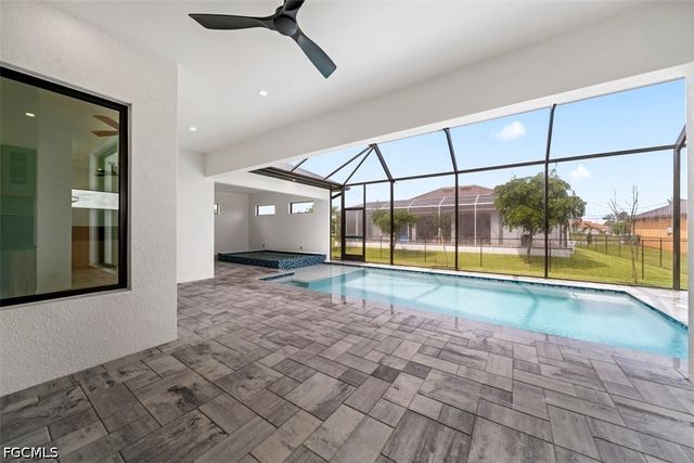 3611 SW 4th LN, Cape Coral, FL 33991
