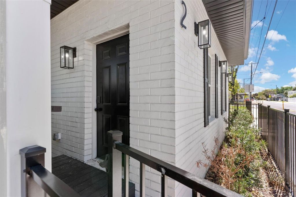 Image 23 of property listing at 4501 N HIGHLAND AVENUE, Tampa, FL 33603