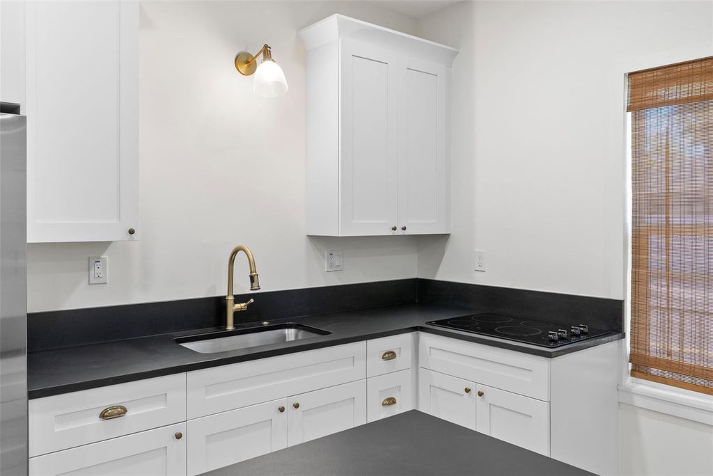 Image 27 of property listing at 4501 N HIGHLAND AVENUE, Tampa, FL 33603
