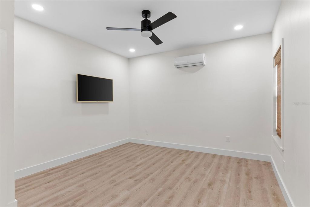Image 29 of property listing at 4501 N HIGHLAND AVENUE, Tampa, FL 33603