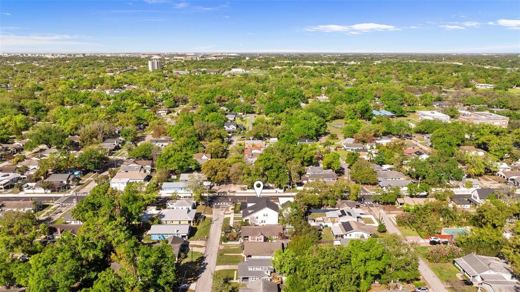 Image 36 of property listing at 4501 N HIGHLAND AVENUE, Tampa, FL 33603