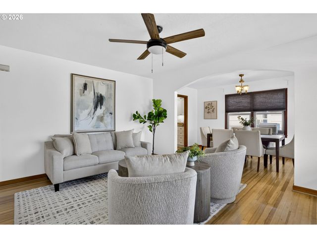 6128 Se CENTER St, Portland, OR 97206