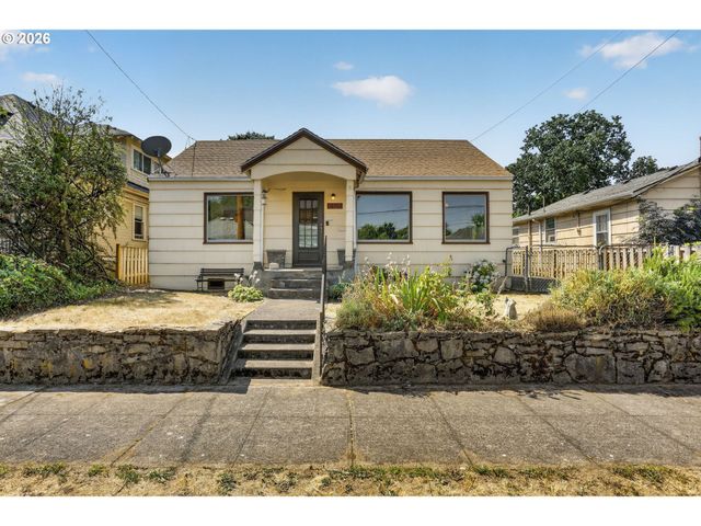 6128 Se CENTER St, Portland, OR 97206