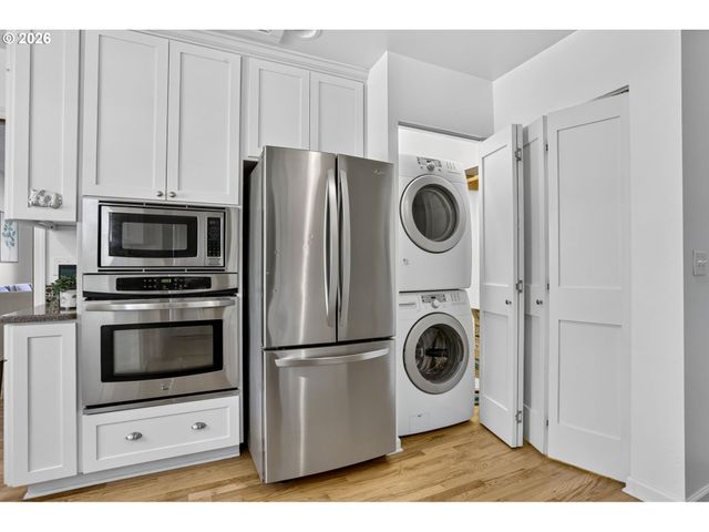 6128 Se CENTER St, Portland, OR 97206