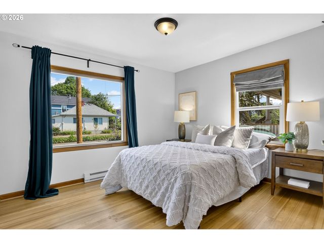6128 Se CENTER St, Portland, OR 97206