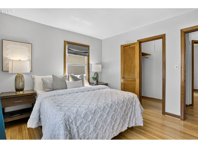 6128 Se CENTER St, Portland, OR 97206
