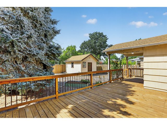 6128 Se CENTER St, Portland, OR 97206