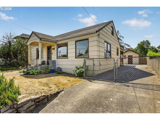 6128 Se CENTER St, Portland, OR 97206