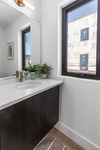 1703 Pallister 30, Detroit, MI 48206