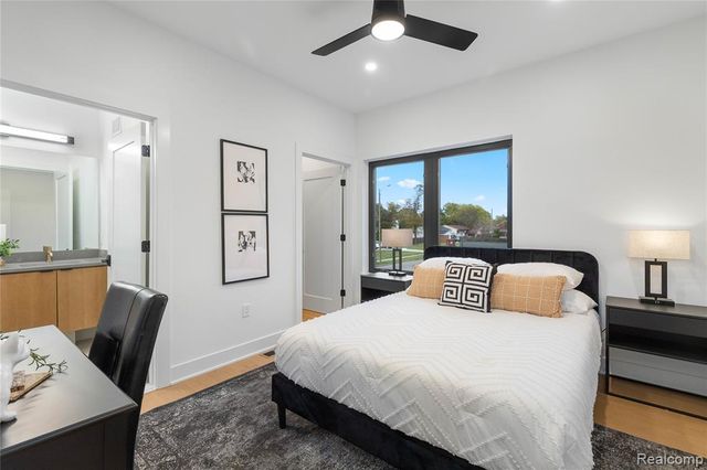 1703 Pallister 30, Detroit, MI 48206