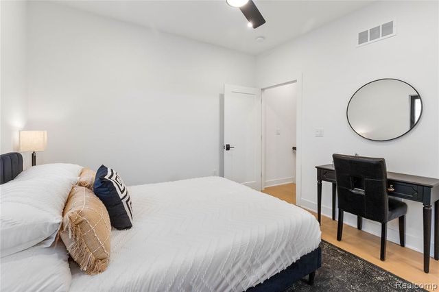 1703 Pallister 30, Detroit, MI 48206