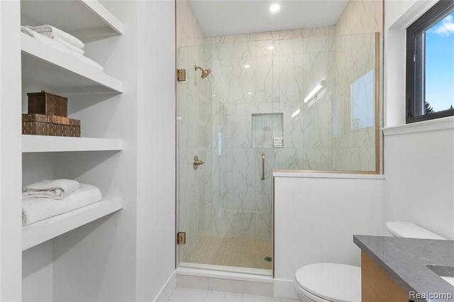 1703 Pallister 30, Detroit, MI 48206
