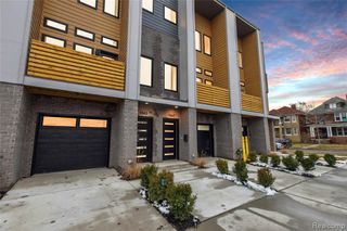 1703 Pallister 30, Detroit, MI 48206