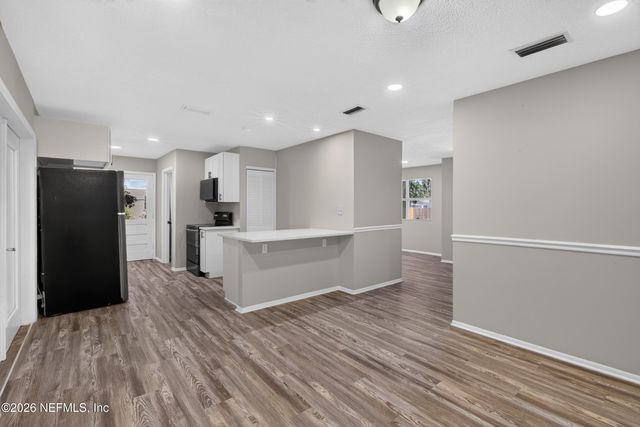 417 S PINE Avenue, Green Cove Springs, FL 32043
