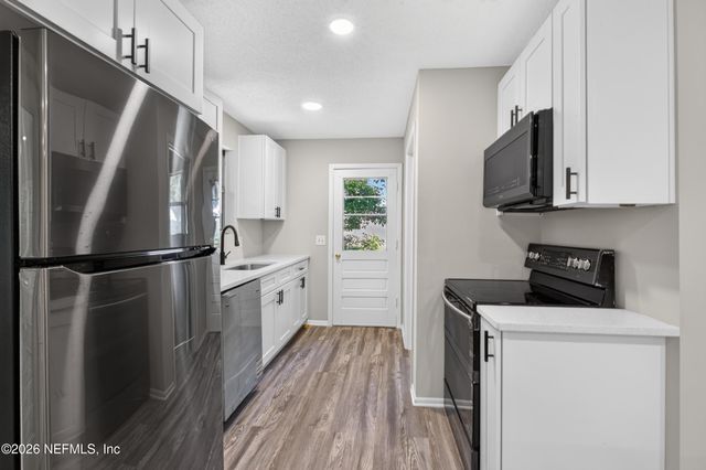 417 S PINE Avenue, Green Cove Springs, FL 32043