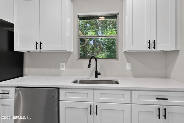 417 S PINE Avenue, Green Cove Springs, FL 32043
