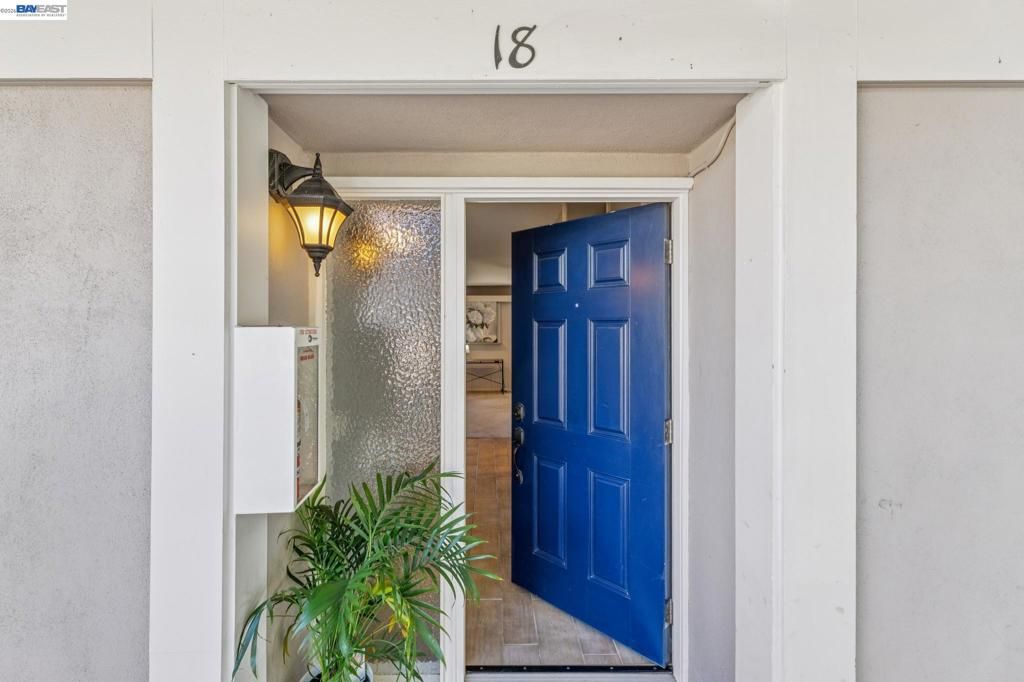 Image 1 of property listing at 2133 Donald Dr 18, Moraga, CA 94556