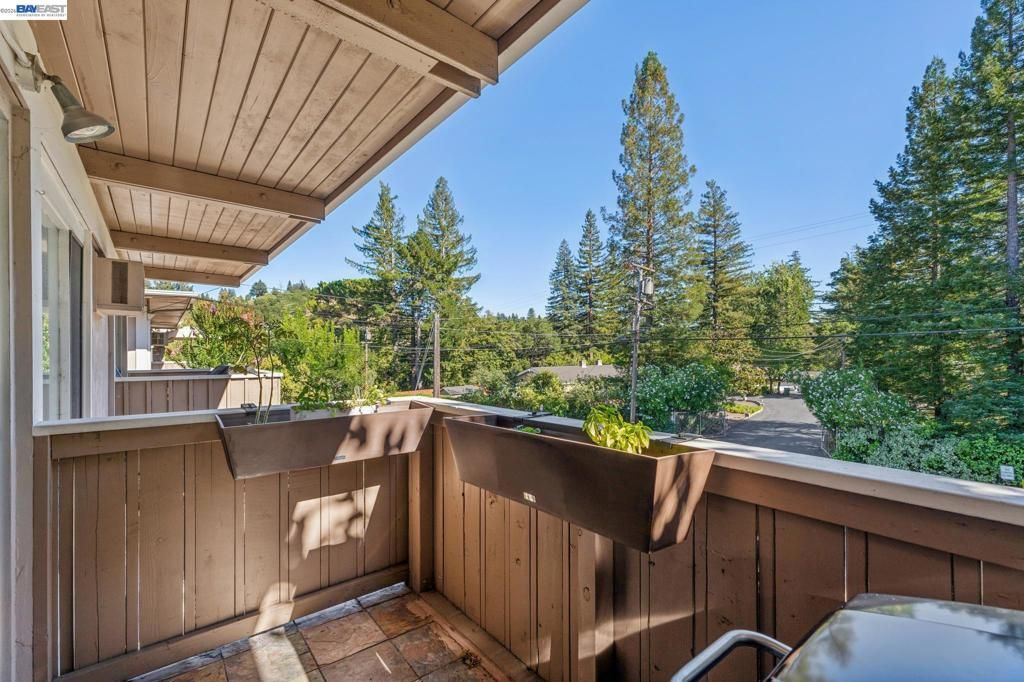 Image 17 of property listing at 2133 Donald Dr 18, Moraga, CA 94556