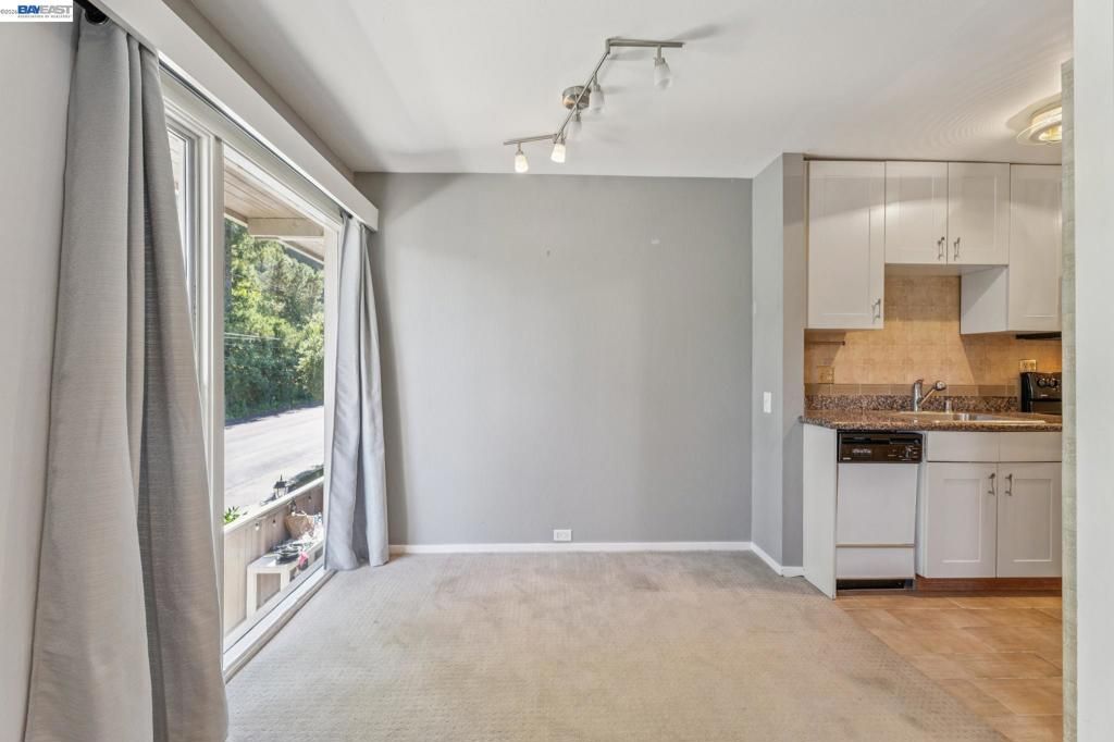 Image 19 of property listing at 2133 Donald Dr 18, Moraga, CA 94556