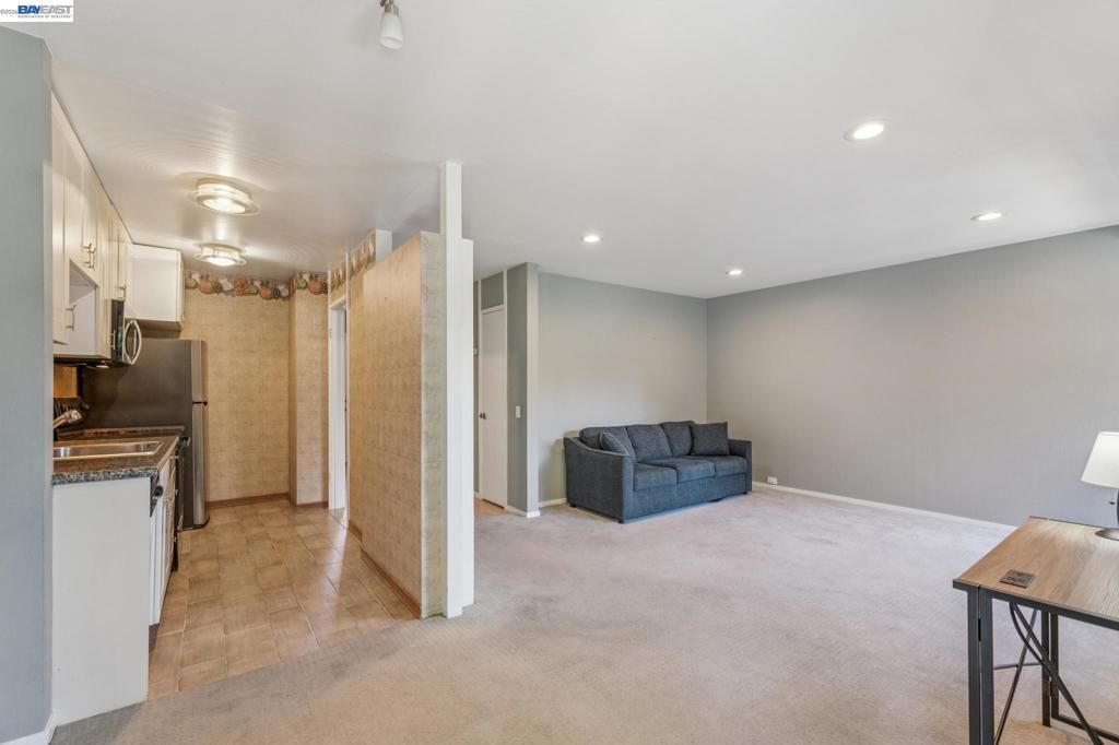 Image 21 of property listing at 2133 Donald Dr 18, Moraga, CA 94556
