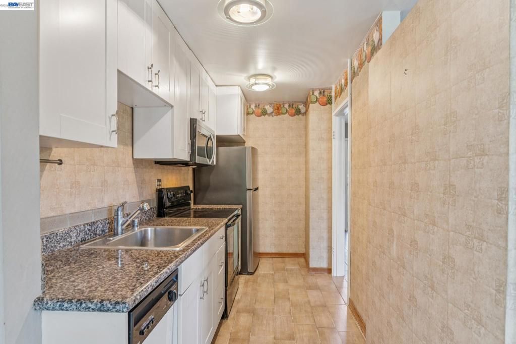 Image 22 of property listing at 2133 Donald Dr 18, Moraga, CA 94556