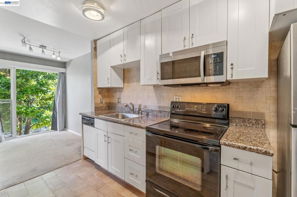 Image 26 of property listing at 2133 Donald Dr 18, Moraga, CA 94556