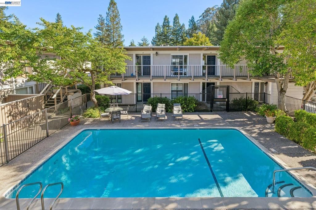 Image 36 of property listing at 2133 Donald Dr 18, Moraga, CA 94556