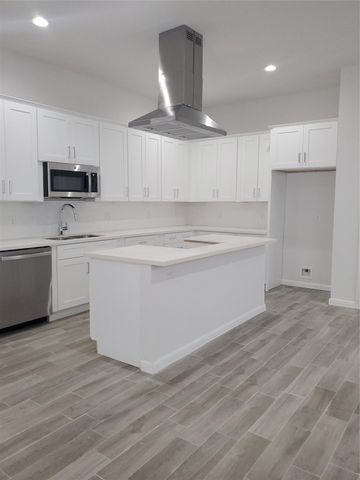 4012 Mckinley Street, Houston, TX 77051